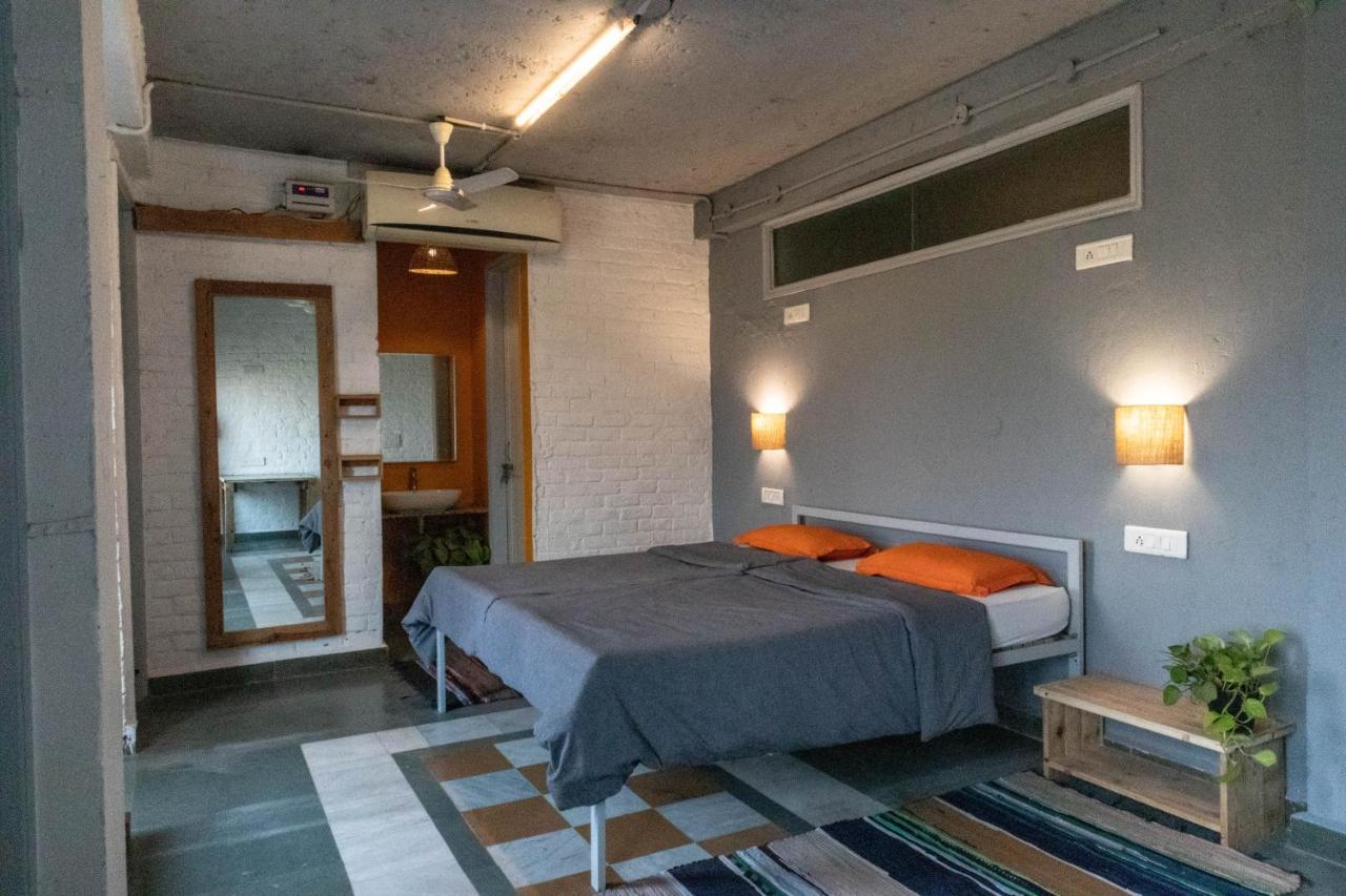 J House Near Bhikaji New Delhi