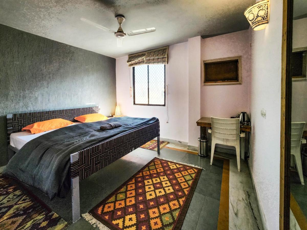 Hostel J House Near Bhikaji *