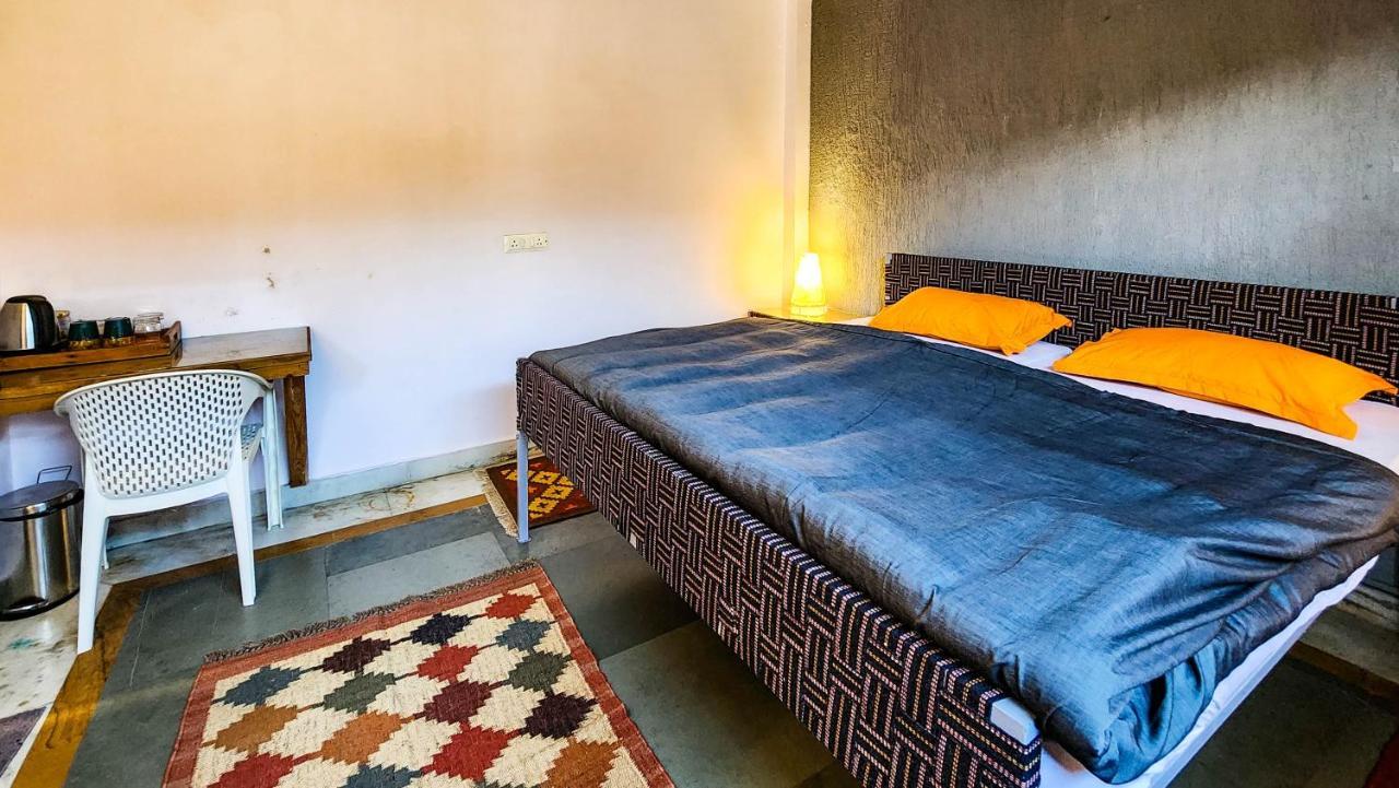 J House Near Bhikaji Hostel