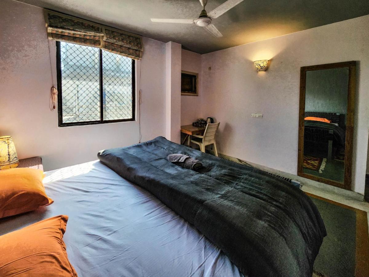 J House Near Bhikaji * New Delhi