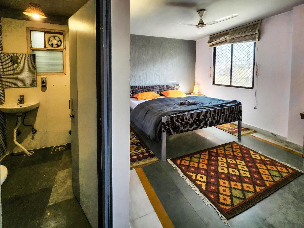 J House Near Bhikaji *
