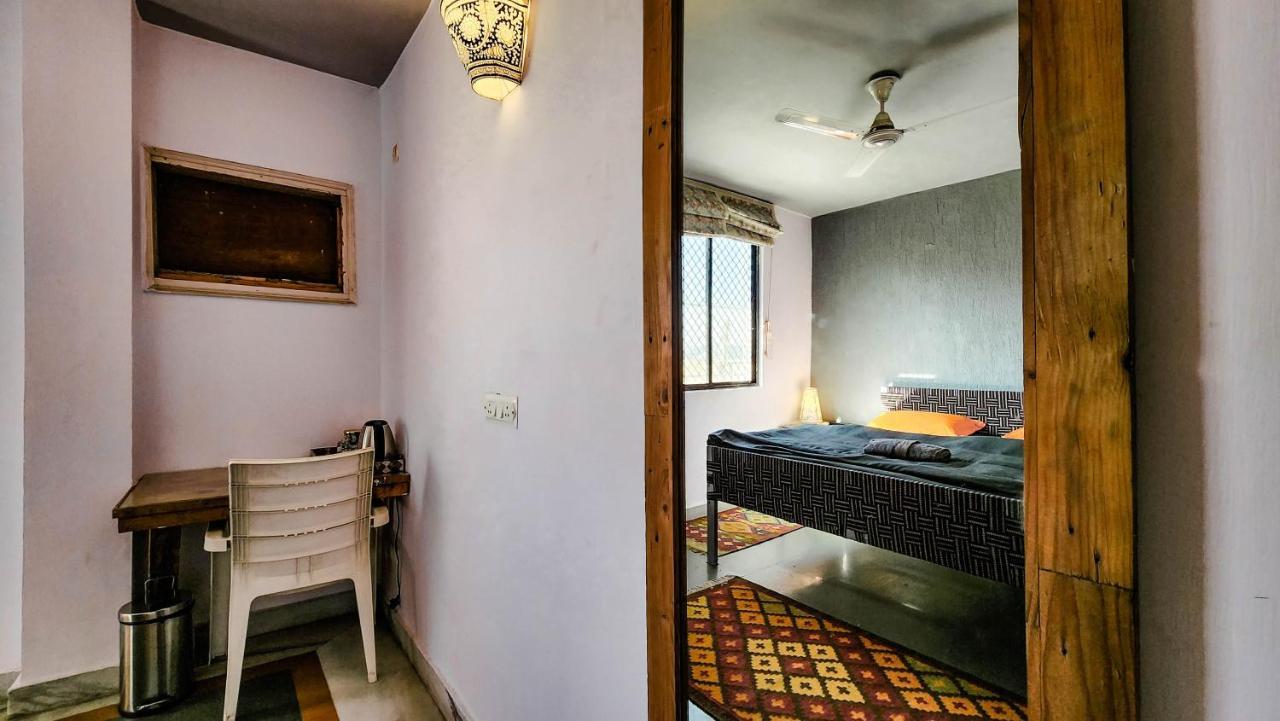 J House Near Bhikaji Hostel