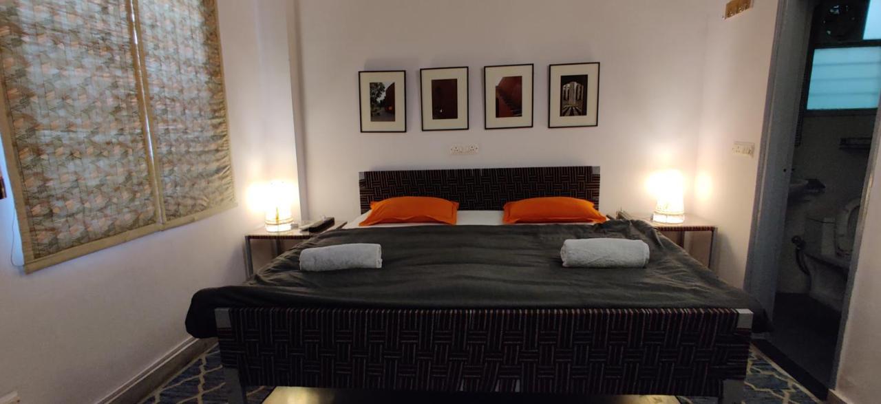 J House Near Bhikaji *