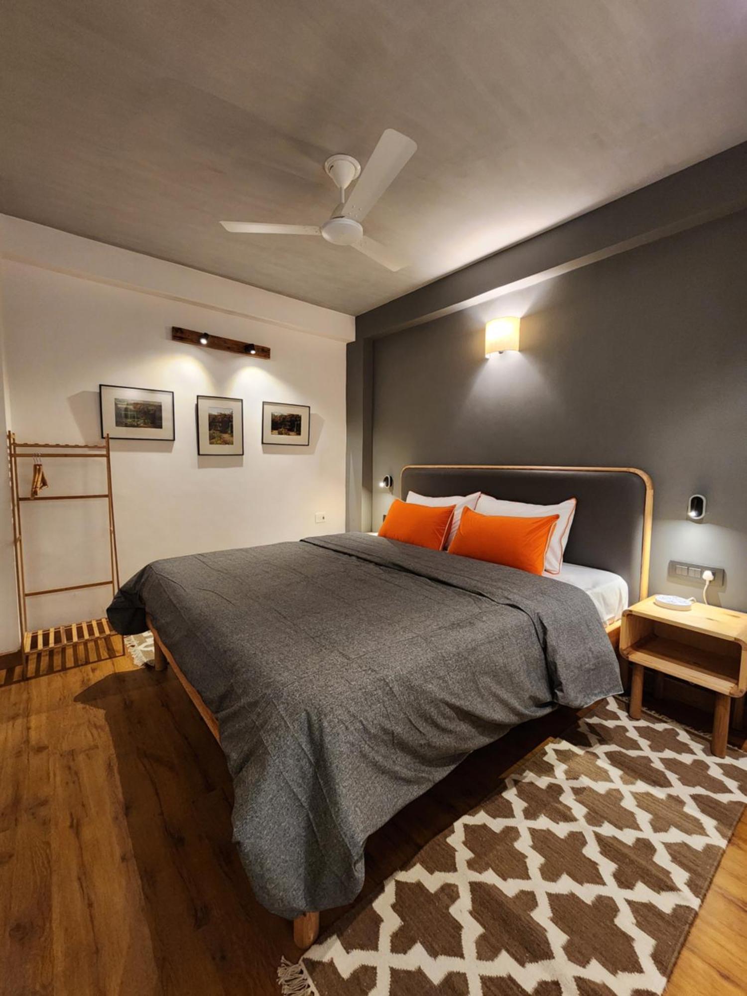 Hostel J House Near Bhikaji