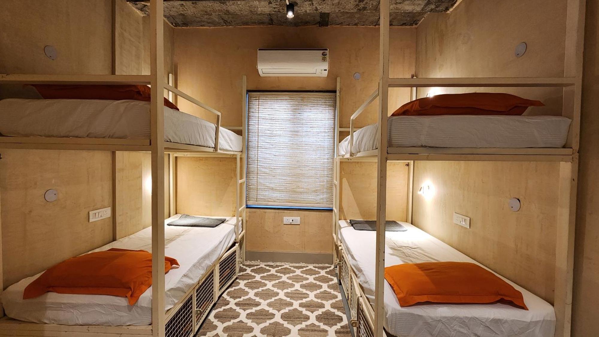 J House Near Bhikaji * New Delhi